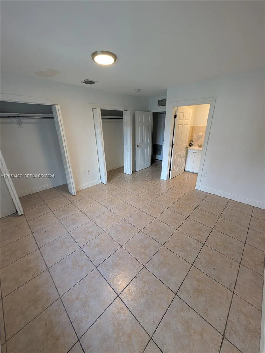 225 NW 53rd St #R Miami, FL 33127