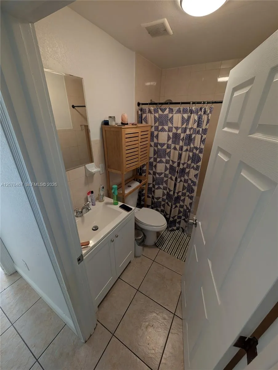 225 NW 53rd St #R Miami, FL 33127