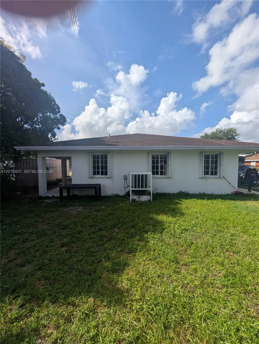 225 NW 53rd St #R Miami, FL 33127