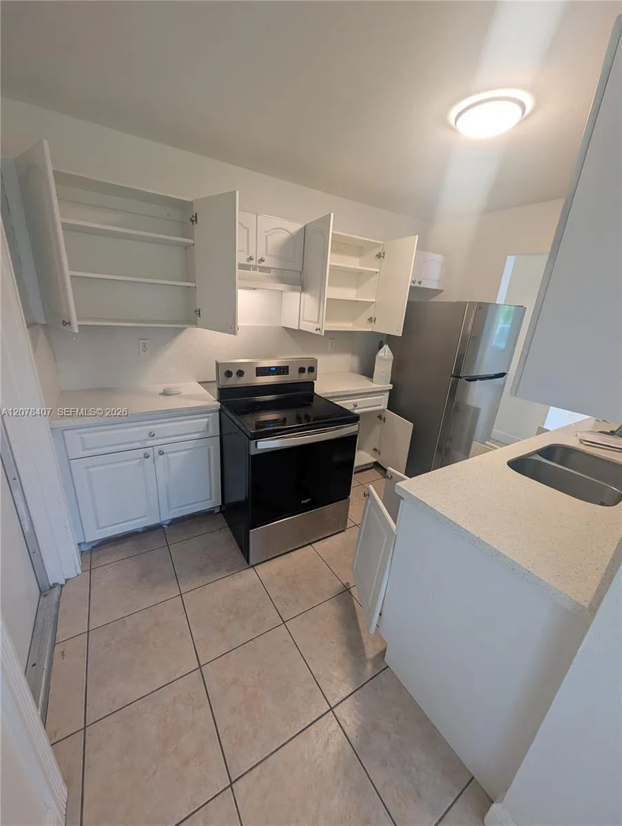 225 NW 53rd St #R Miami, FL 33127