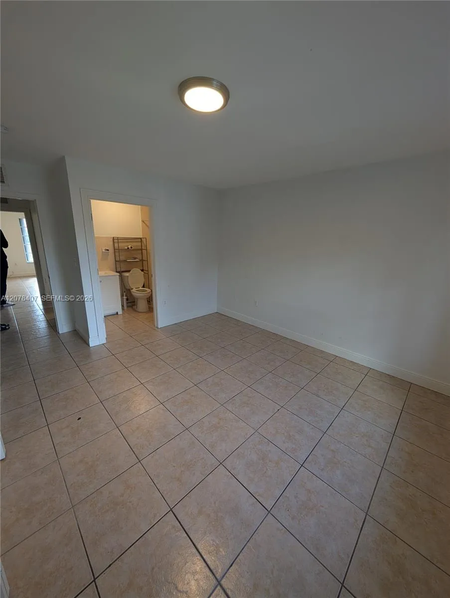 225 NW 53rd St #R Miami, FL 33127
