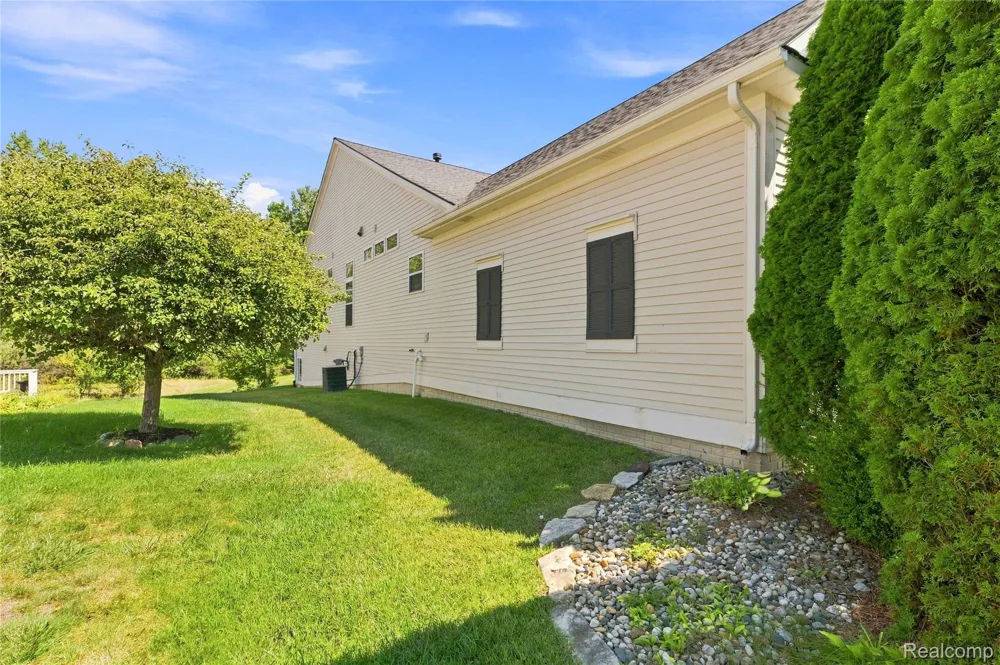 1535 Fountain View Lane Oxford Charter Township, MI 48371
