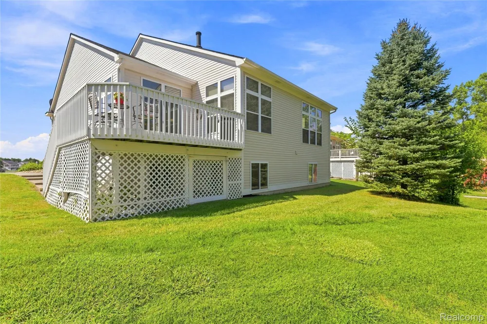 1535 Fountain View Lane Oxford Charter Township, MI 48371
