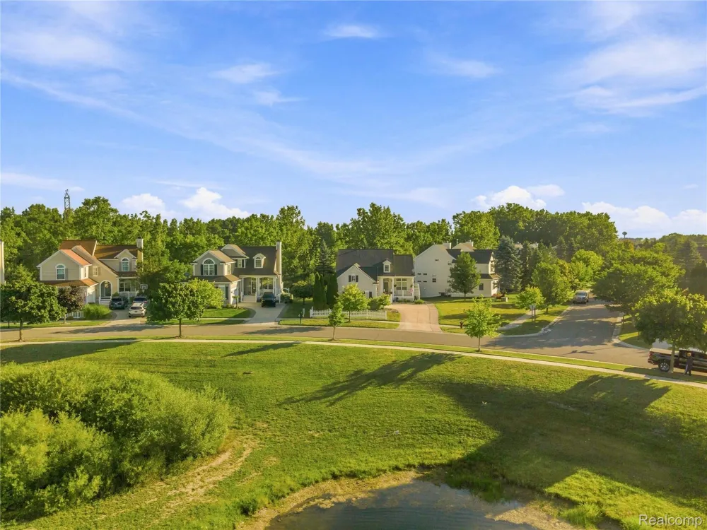 1535 Fountain View Lane Oxford Charter Township, MI 48371