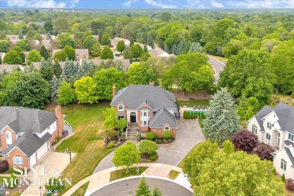 1289 Creek Pointe Drive Rochester City, MI 48307