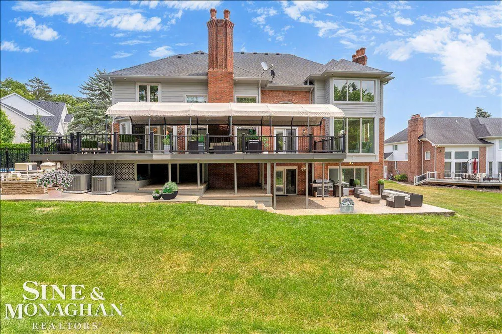 1289 Creek Pointe Drive Rochester City, MI 48307