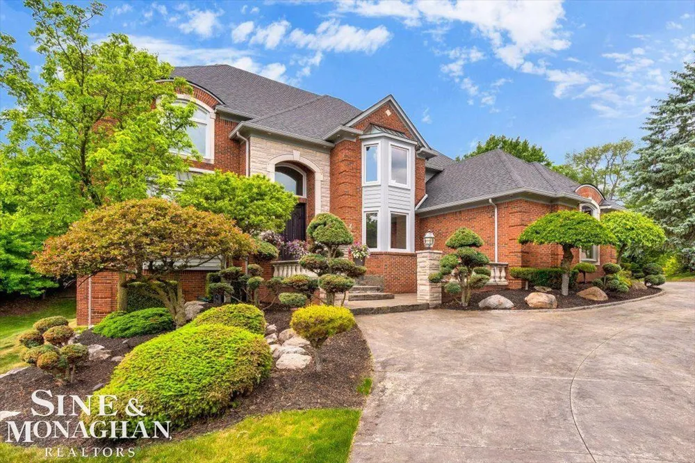 1289 Creek Pointe Drive Rochester City, MI 48307