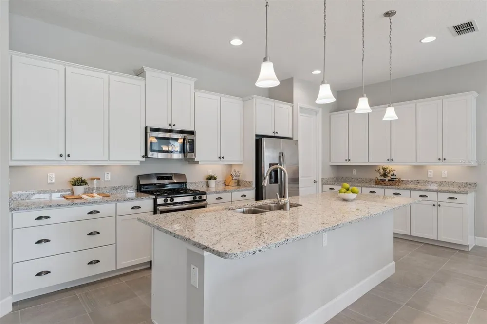 1649 VICTORIA GARDENS DRIVE Deland, FL 32724