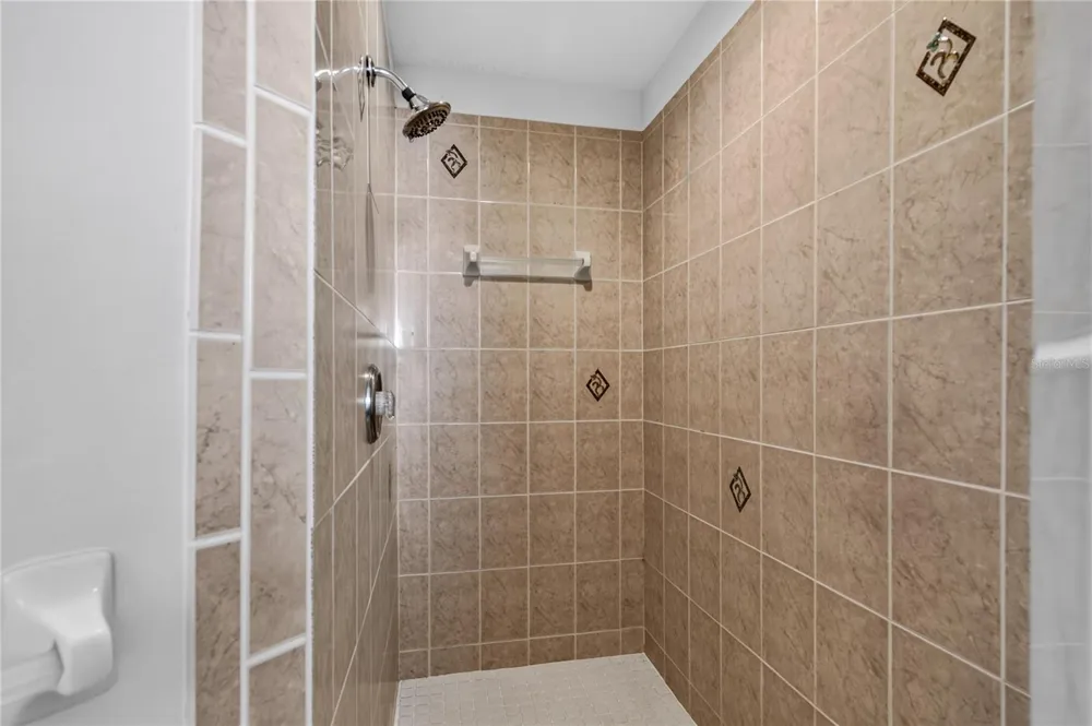 4875 ABACO DRIVE Tavares, FL 32778