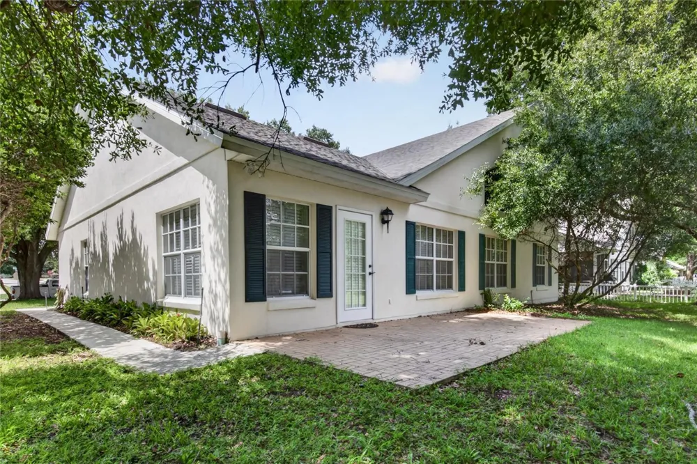 4875 ABACO DRIVE Tavares, FL 32778