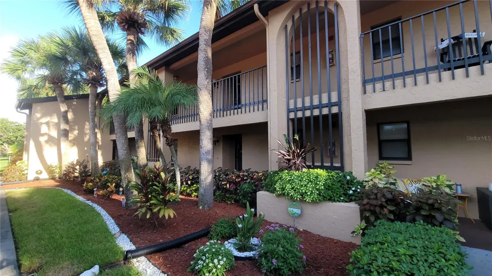 2808 60TH AVENUE W #621 Bradenton, FL 34207