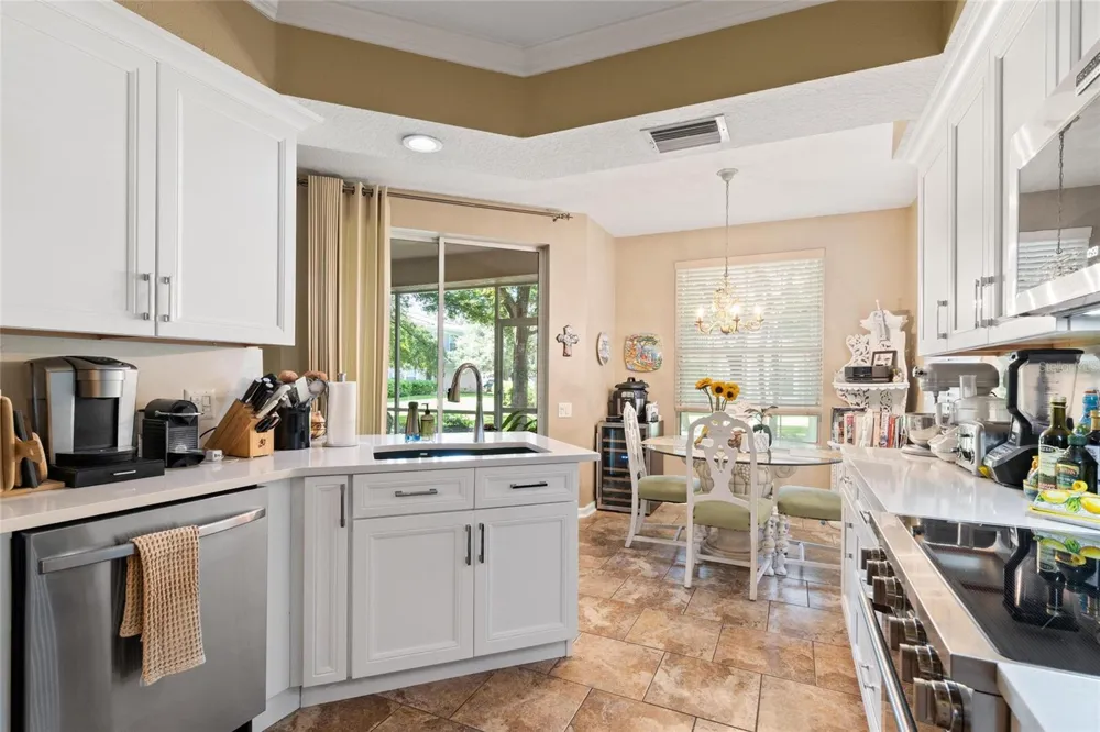 2061 CARRIAGE LANE #104 Clearwater, FL 33765