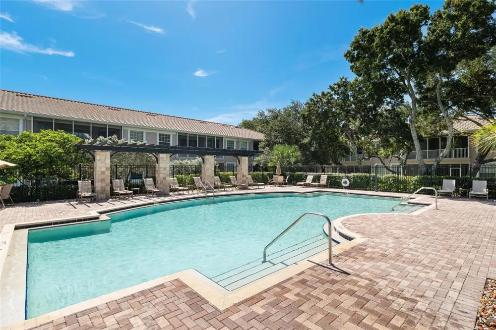 2061 CARRIAGE LANE #104 Clearwater, FL 33765