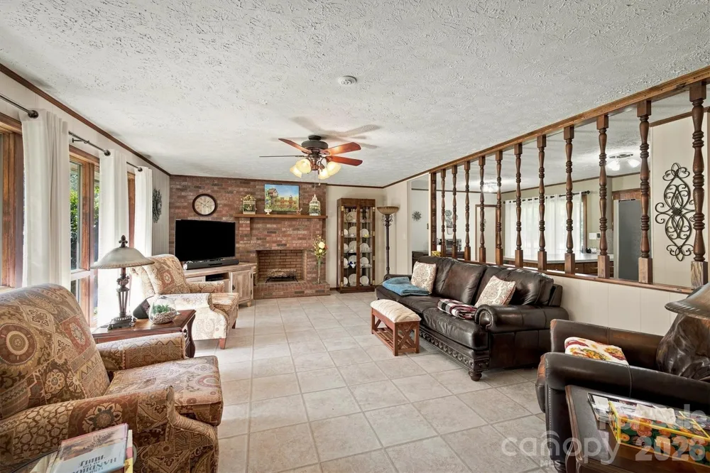 5158 Bob Farr Drive Morganton, NC 28655