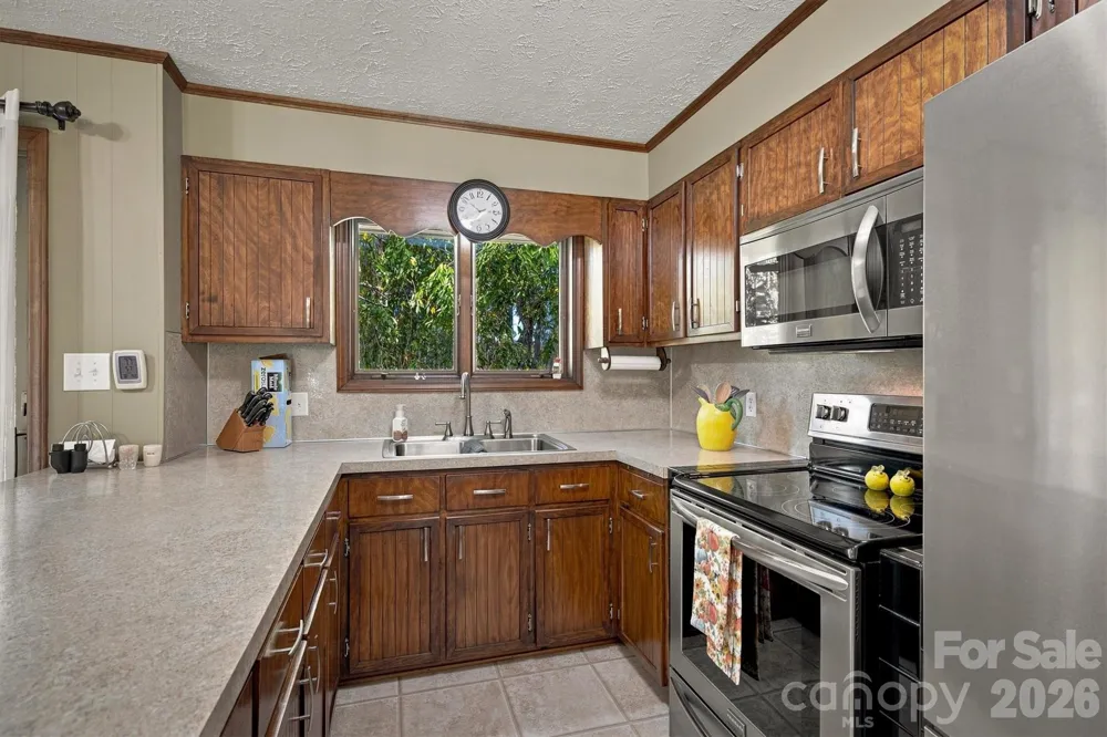 5158 Bob Farr Drive Morganton, NC 28655