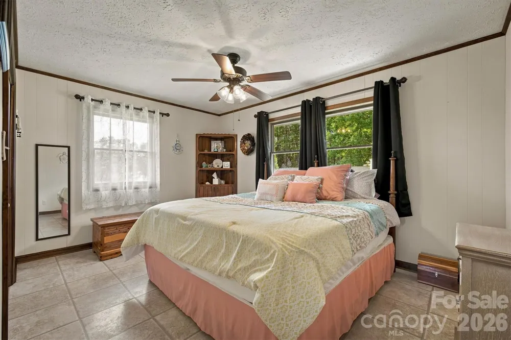 5158 Bob Farr Drive Morganton, NC 28655