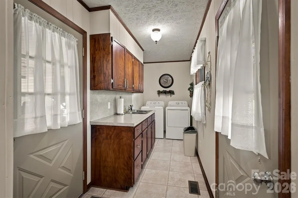 5158 Bob Farr Drive Morganton, NC 28655