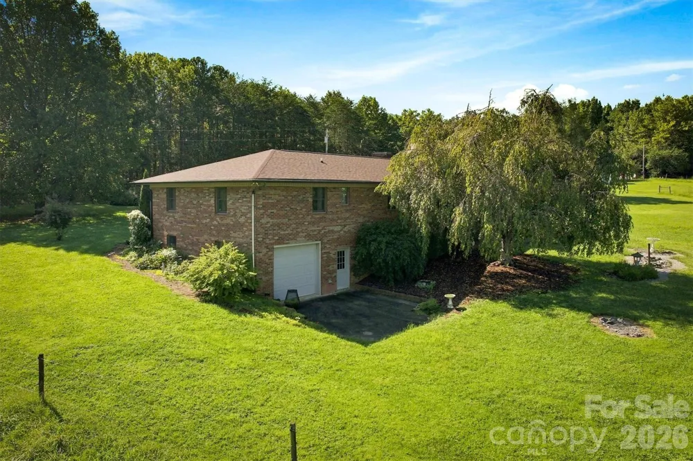 5158 Bob Farr Drive Morganton, NC 28655