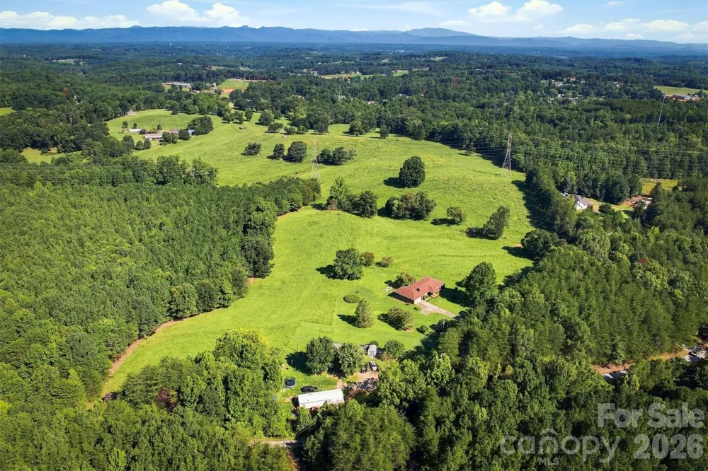 5158 Bob Farr Drive Morganton, NC 28655