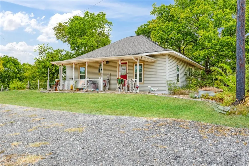 7436 FM 2729 Van Alstyne, TX 75495