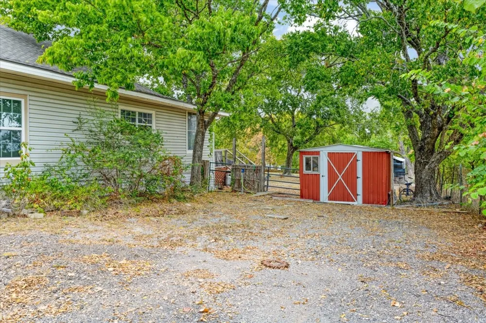 7436 FM 2729 Van Alstyne, TX 75495
