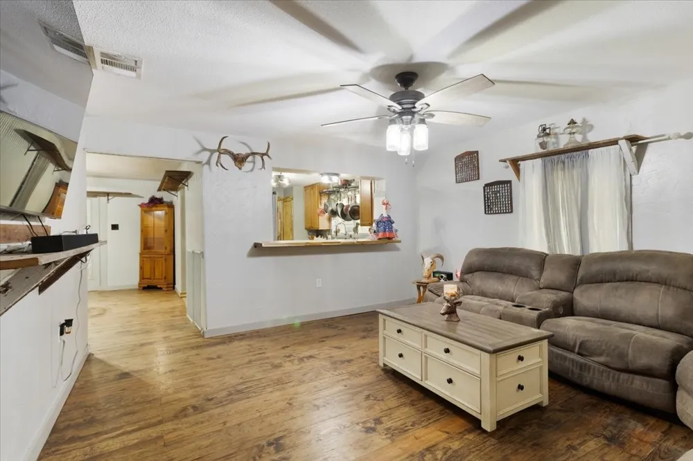 7436 FM 2729 Van Alstyne, TX 75495
