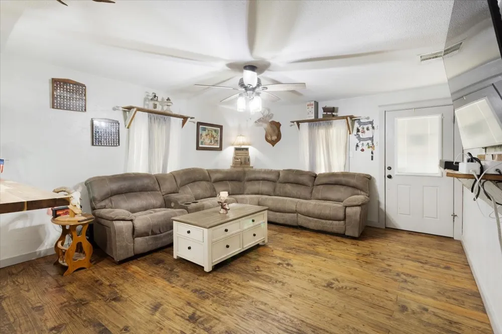 7436 FM 2729 Van Alstyne, TX 75495