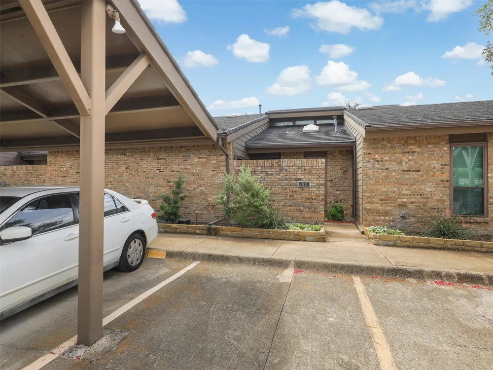 2204 W Park Boulevard #2803 Plano, TX 75075
