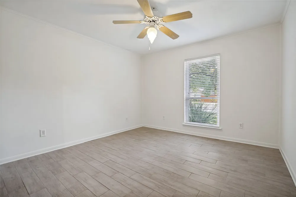 916 Loganwood Avenue Richardson, TX 75080