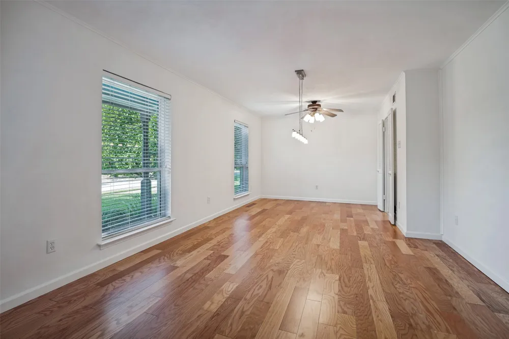 916 Loganwood Avenue Richardson, TX 75080