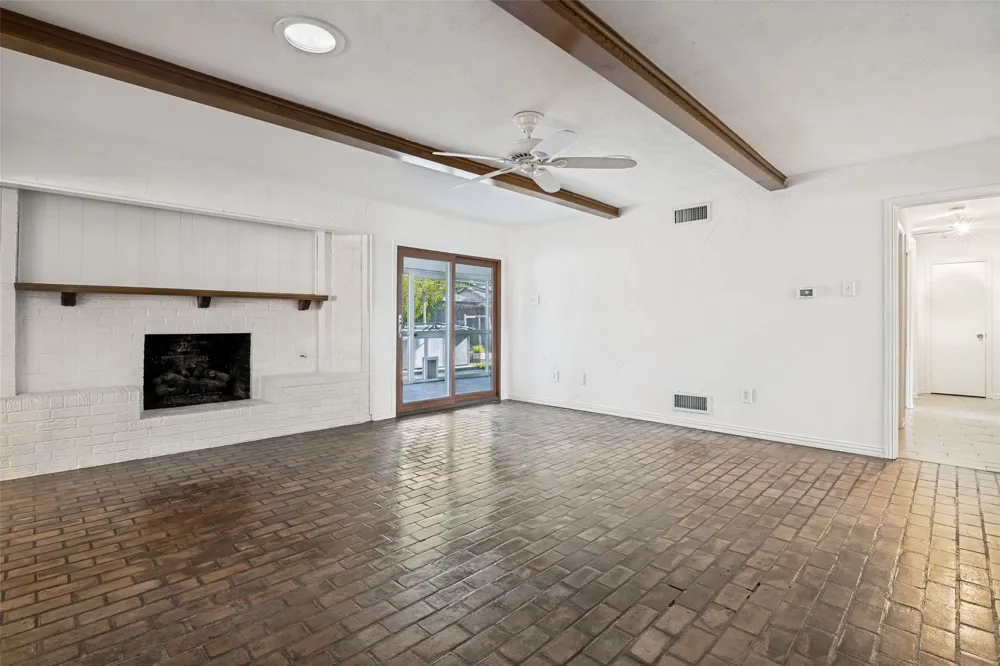 916 Loganwood Avenue Richardson, TX 75080