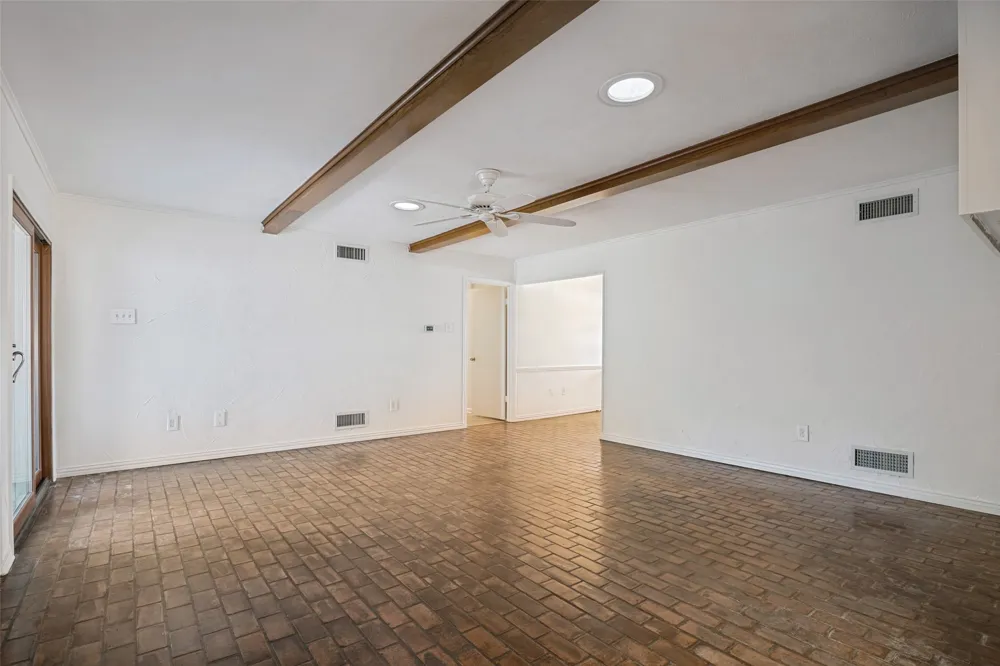 916 Loganwood Avenue Richardson, TX 75080