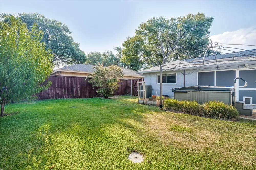 916 Loganwood Avenue Richardson, TX 75080