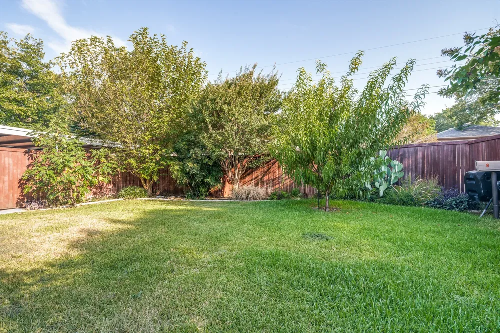 916 Loganwood Avenue Richardson, TX 75080