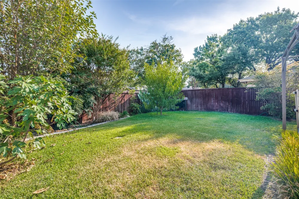 916 Loganwood Avenue Richardson, TX 75080