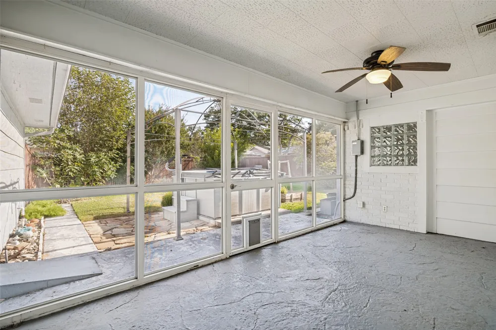 916 Loganwood Avenue Richardson, TX 75080