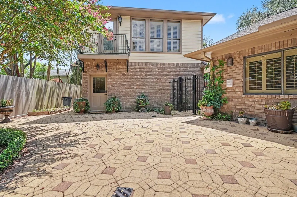 315 Oakview Circle El Lago, TX 77586