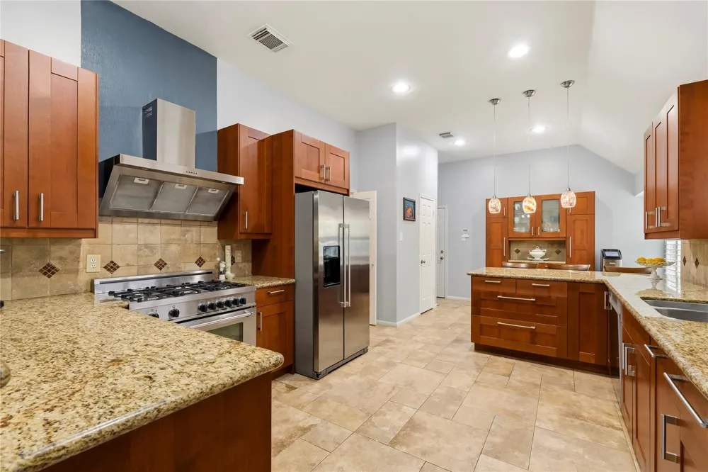 4034 Ridgepoint Drive Pearland, TX 77584