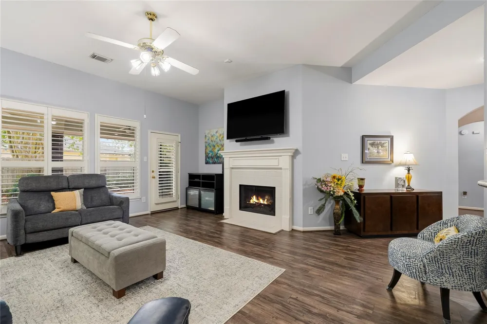 4034 Ridgepoint Drive Pearland, TX 77584