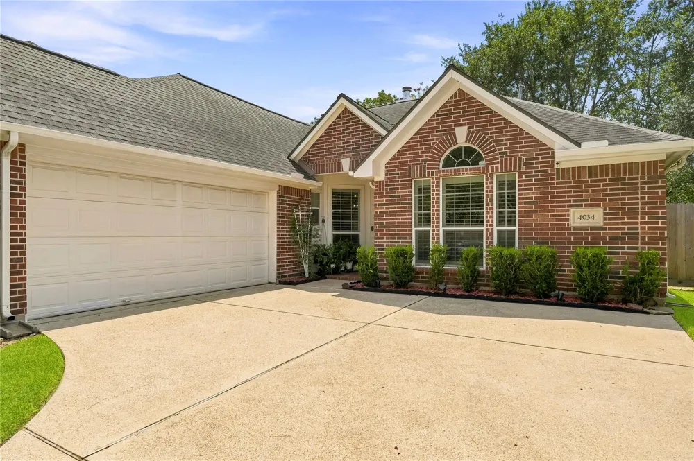 4034 Ridgepoint Drive Pearland, TX 77584