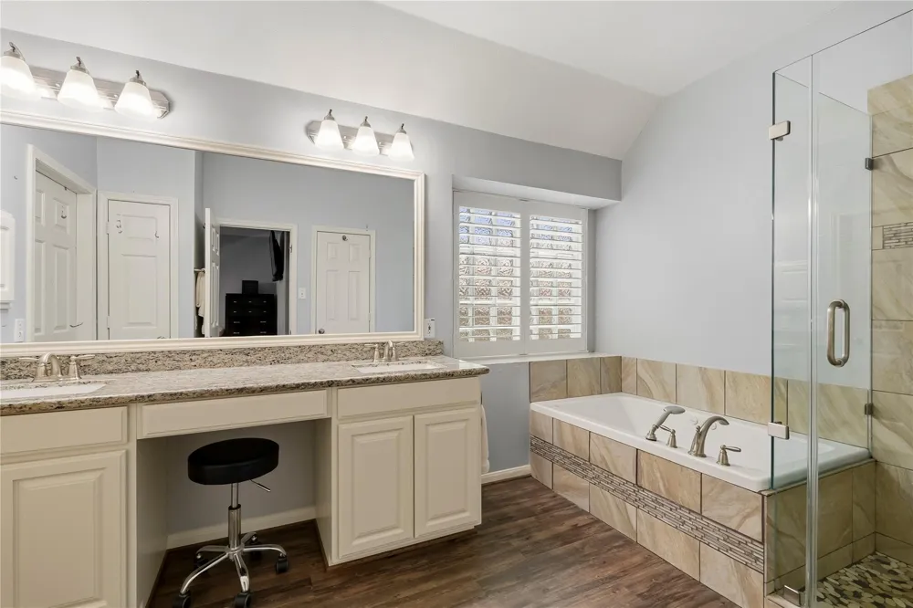 4034 Ridgepoint Drive Pearland, TX 77584