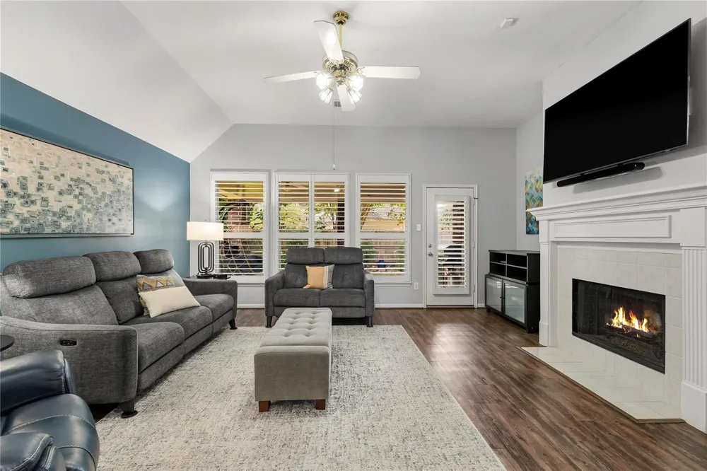 4034 Ridgepoint Drive Pearland, TX 77584