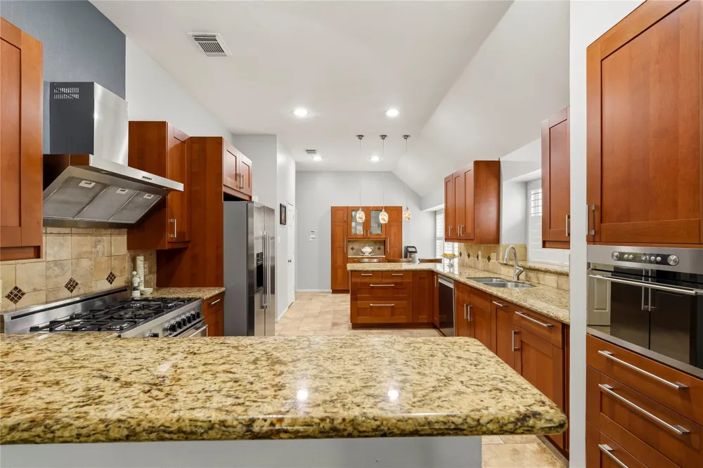 4034 Ridgepoint Drive Pearland, TX 77584