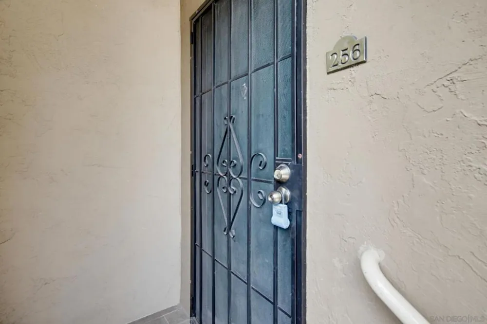3456 Castle Glen Dr #256 San Diego, CA 92123