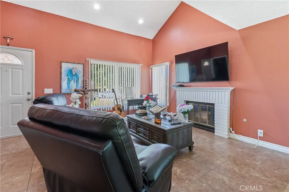 38224 San Mateo Palmdale, CA 93551