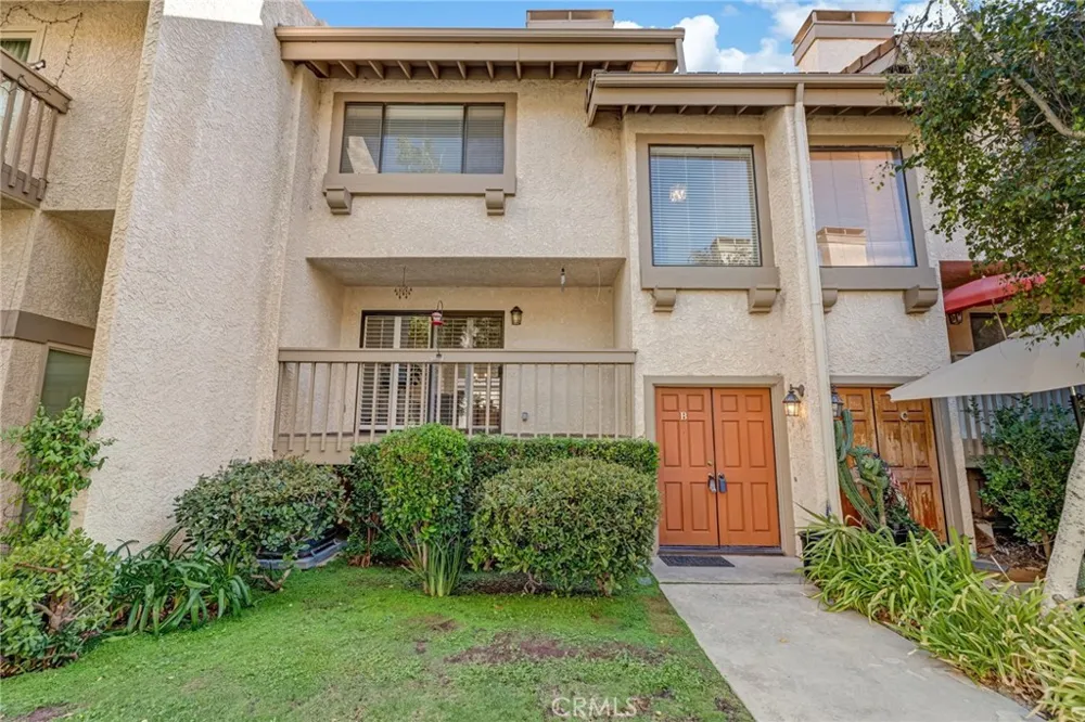 26015 Alizia Canyon #B Calabasas, CA 91302