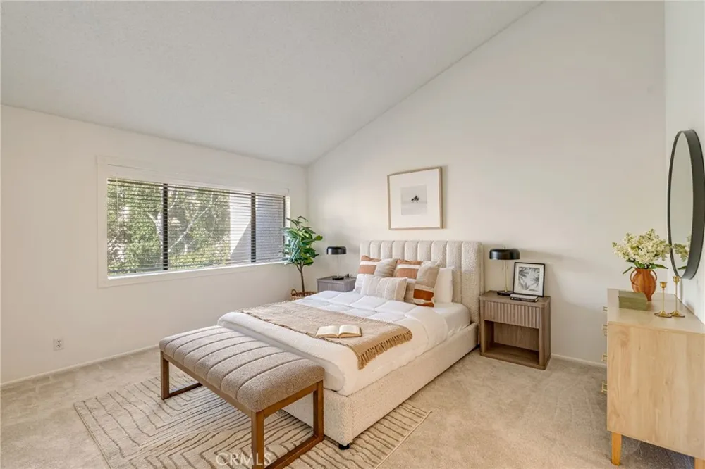26015 Alizia Canyon #B Calabasas, CA 91302