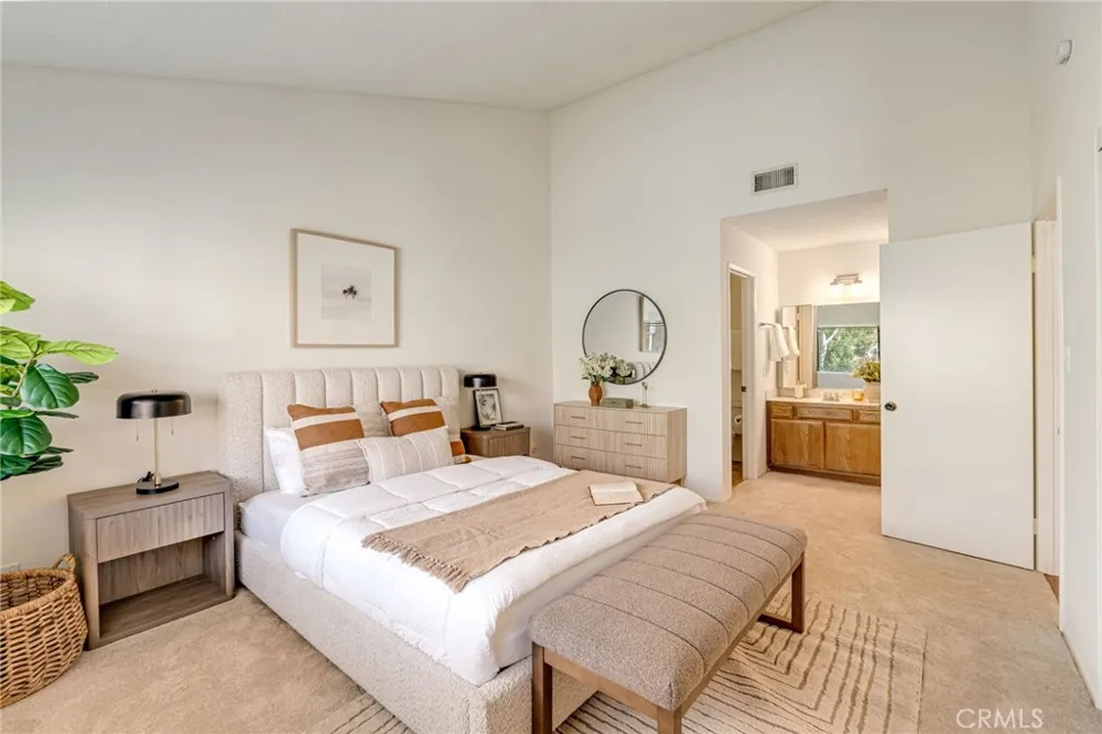 26015 Alizia Canyon #B Calabasas, CA 91302