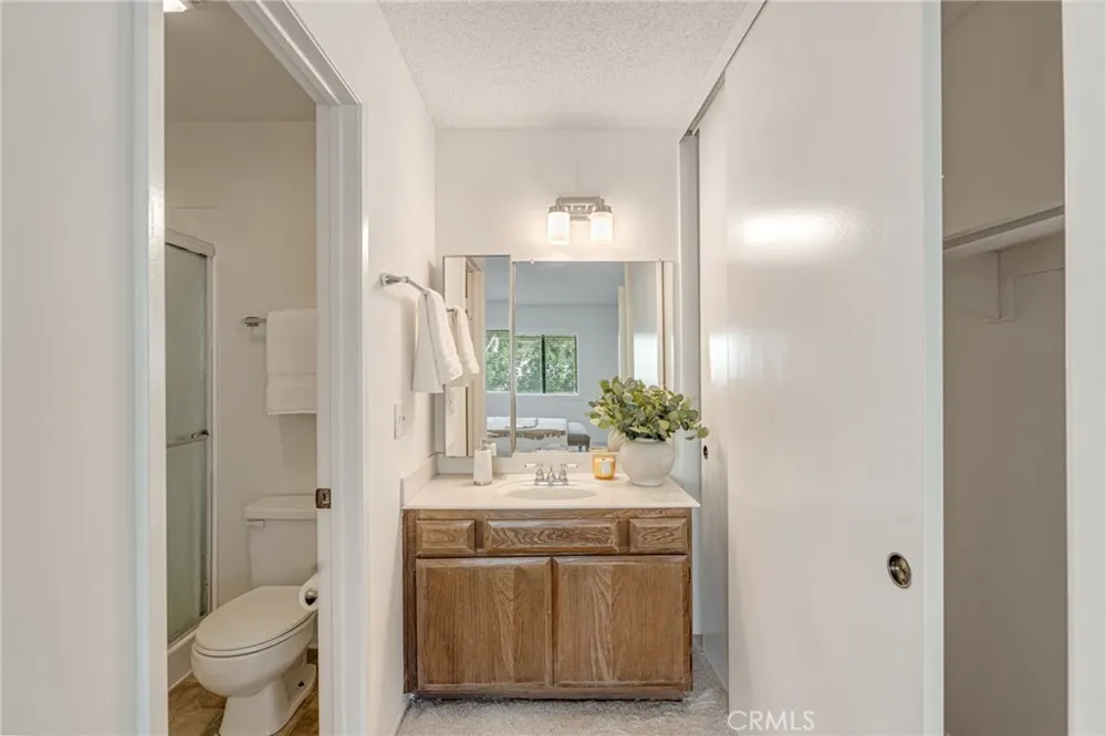 26015 Alizia Canyon #B Calabasas, CA 91302