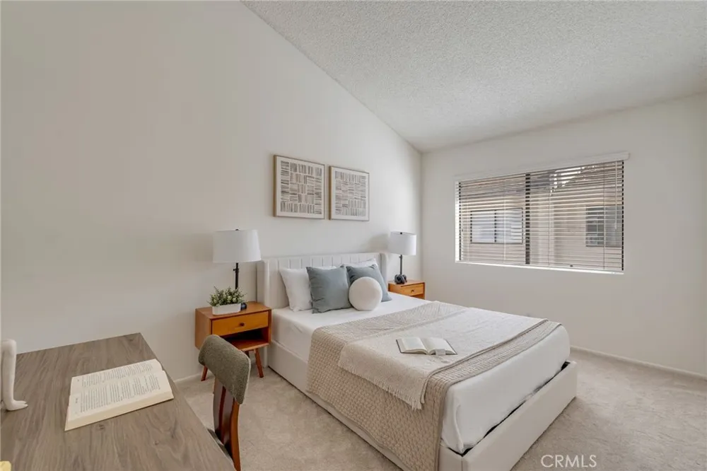 26015 Alizia Canyon #B Calabasas, CA 91302